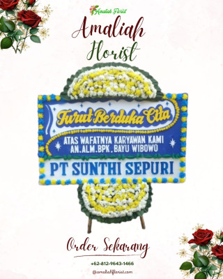 Papan Bunga Duka di Muara Sungai